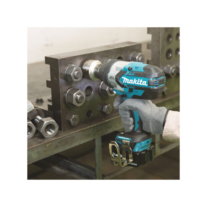 Гайковерт ударный аккумумуляторный Makita LXT BL 18В DTW1001Z — изображение 3