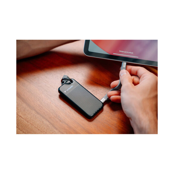 Внешний SSD диск Verbatim Pocket SSD 32190 1TB Чёрный — изображение 3